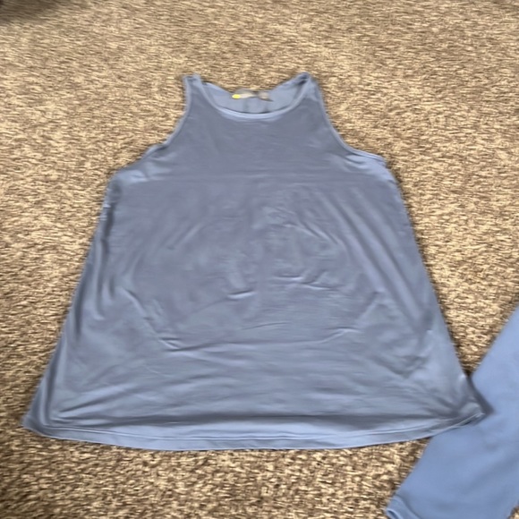 Zella ribbed leggings & matching tank - Picture 3 of 9